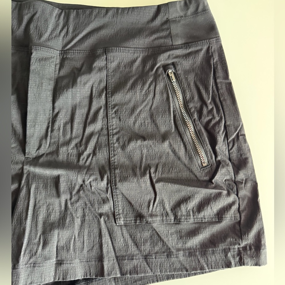 Black‎ Athleta Shorts - Size 14 - Picture 2 of 6